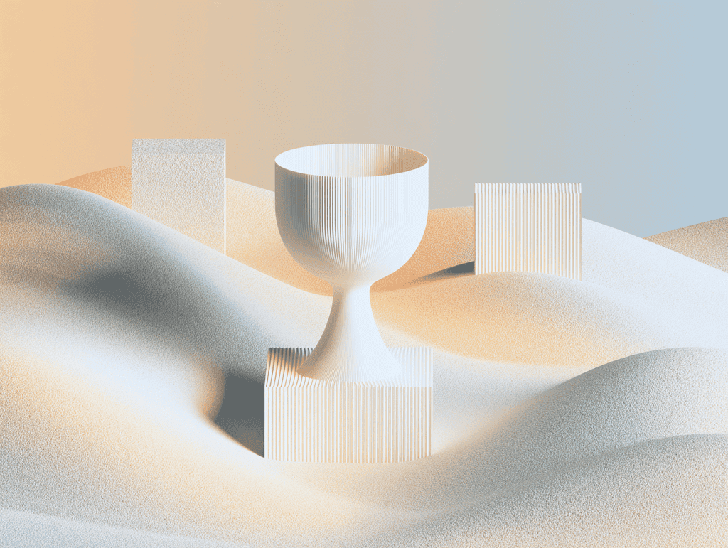 Calice cannelé et deux cubes striés posés sur des dunes sableuses en 3D minimaliste, palette beige et crème